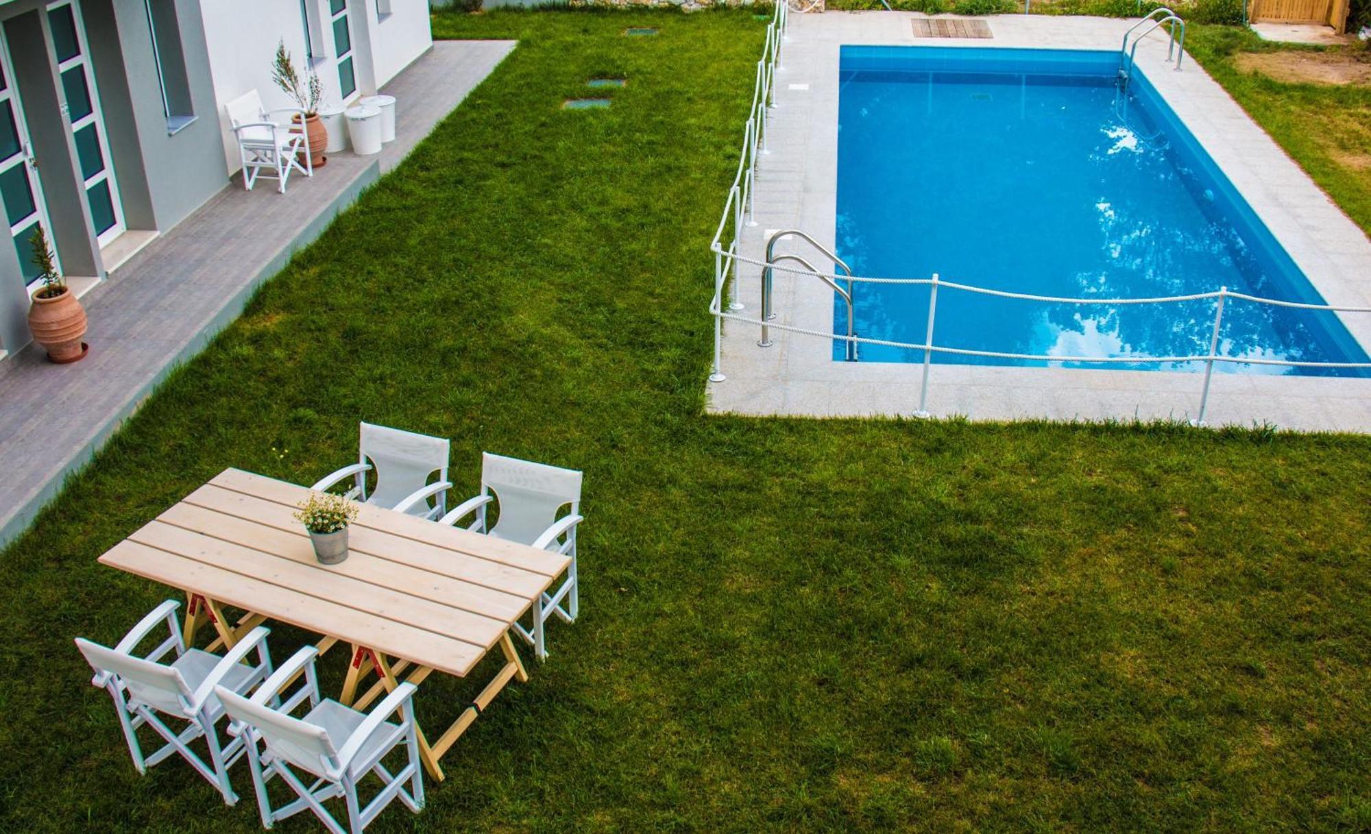 Aristotelia Gi Ikies - Olympiada Poolside Retreats Exterior foto