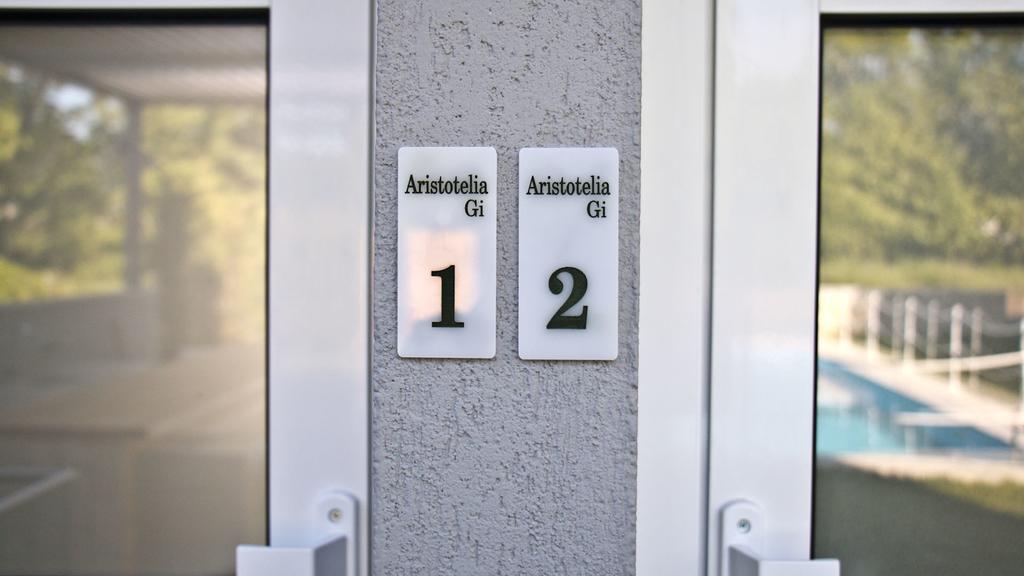 Aristotelia Gi Ikies - Olympiada Poolside Retreats Exterior foto