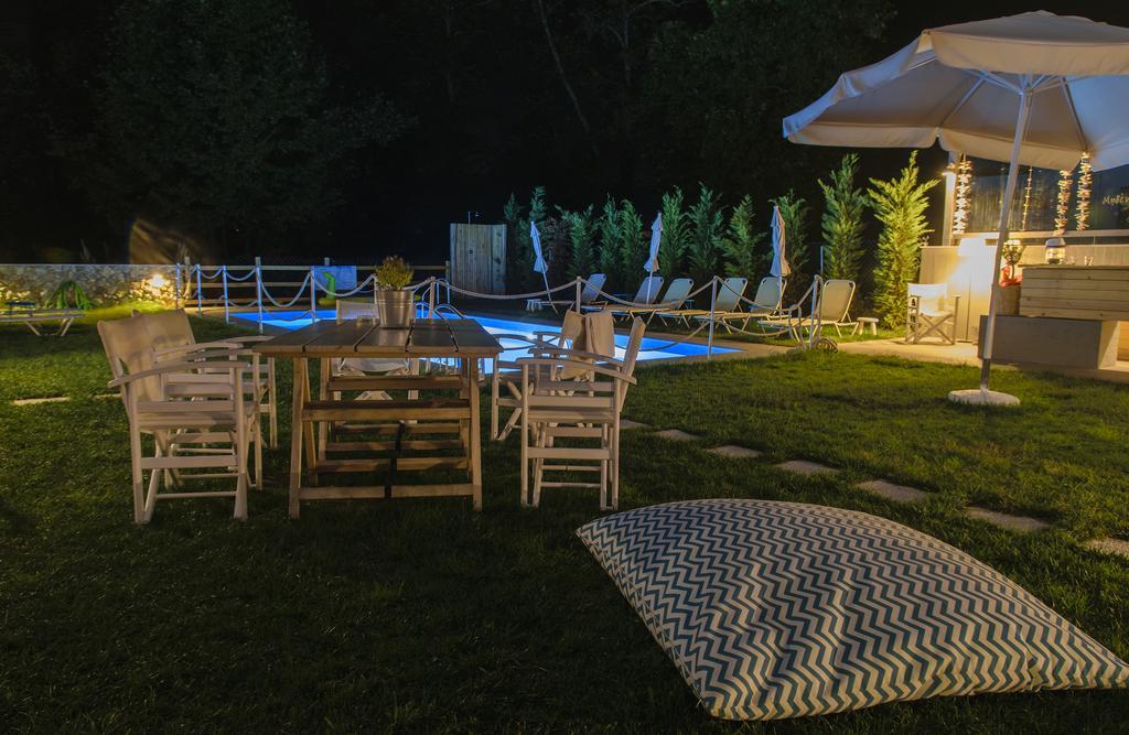 Aristotelia Gi Ikies - Olympiada Poolside Retreats Exterior foto